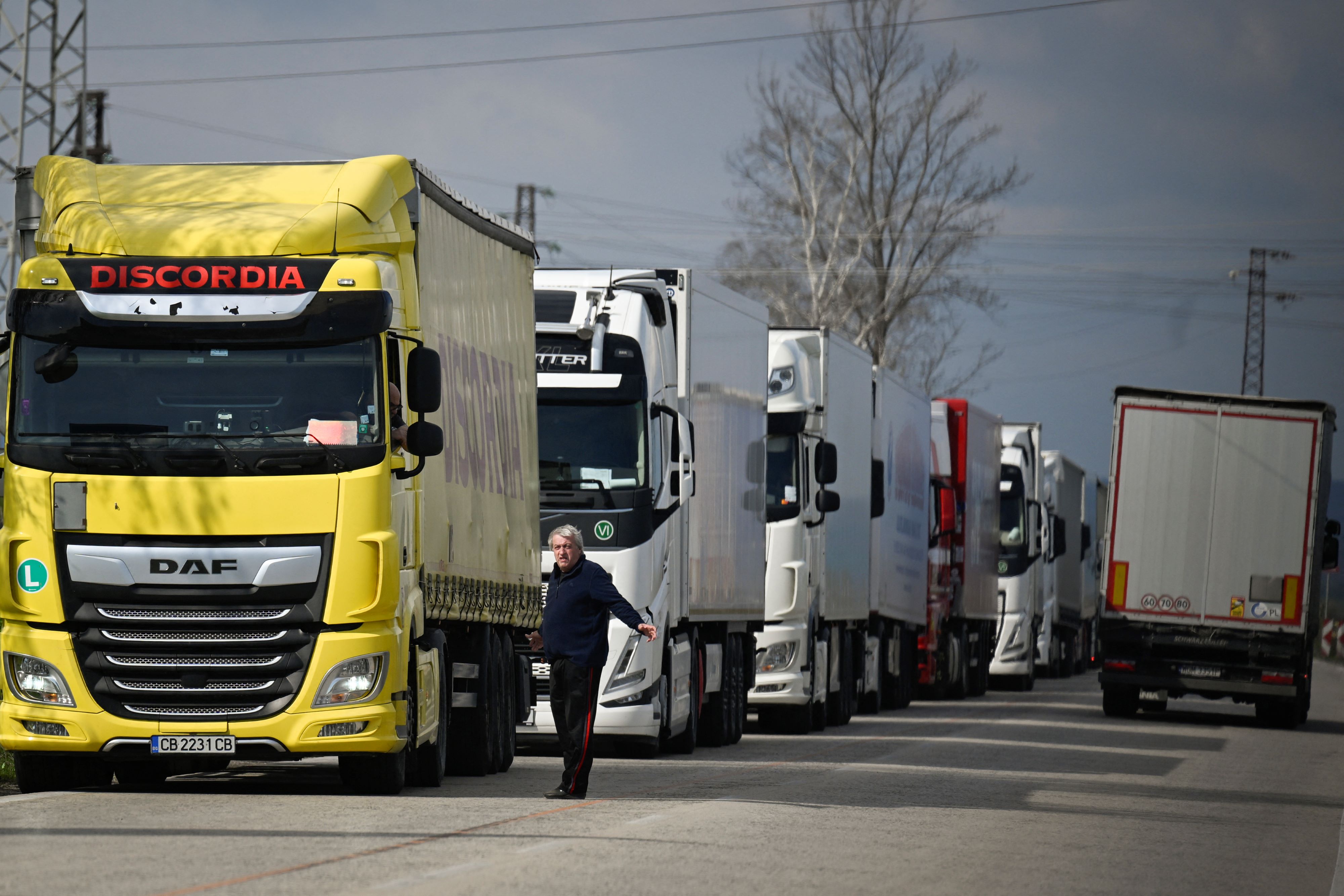 EU approve law to slash trucks' CO2 emissions