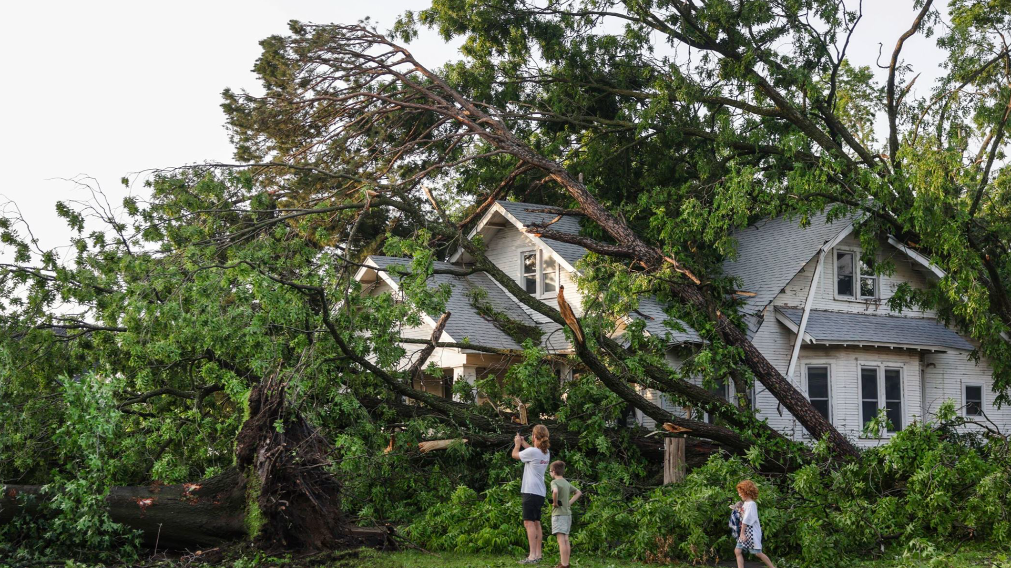 15 people killed as storms hit southern US states; more severe weather ...