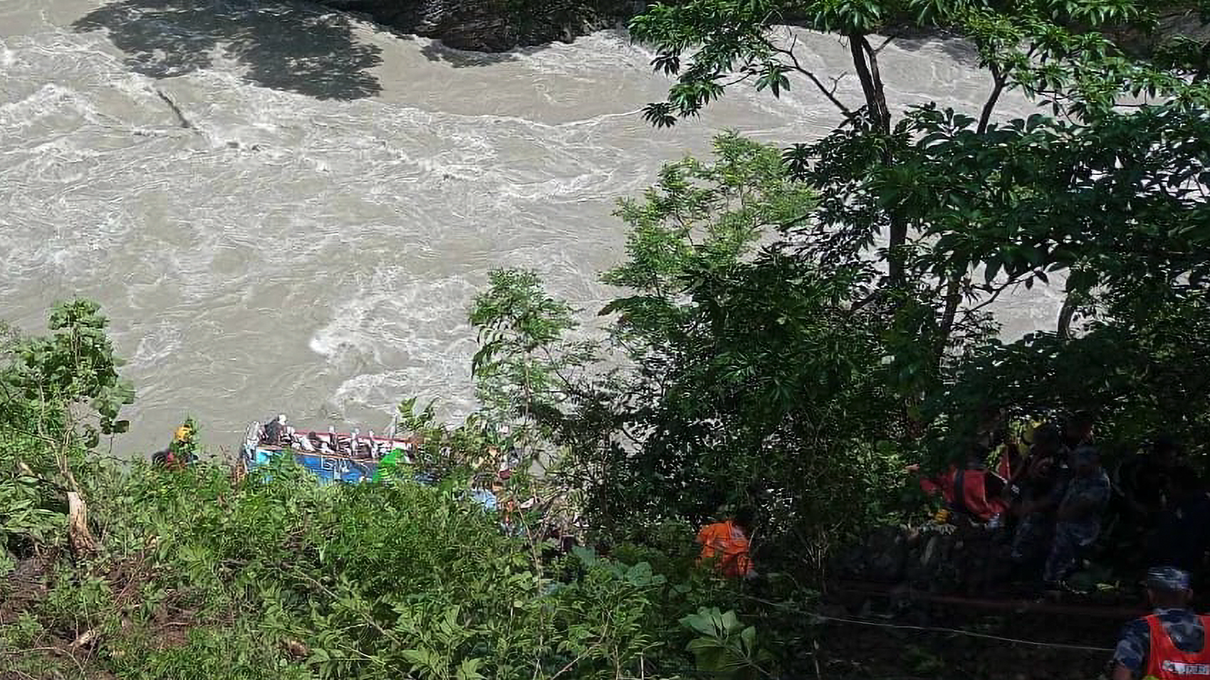 21 dead as bus carrying Indian tourists plunges into Nepal river