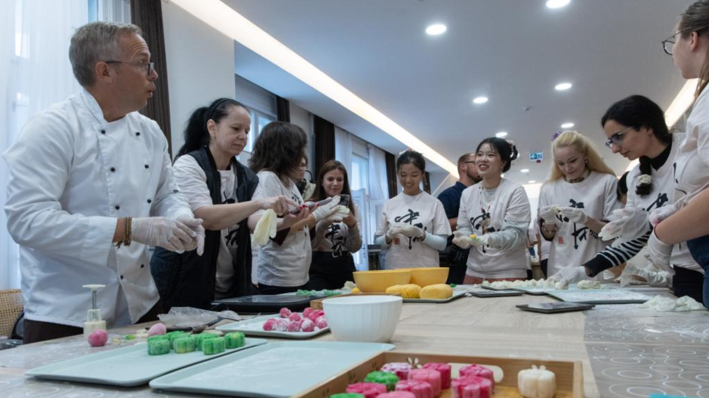 Chinese MidAutumn Festival celebrations held across the world
