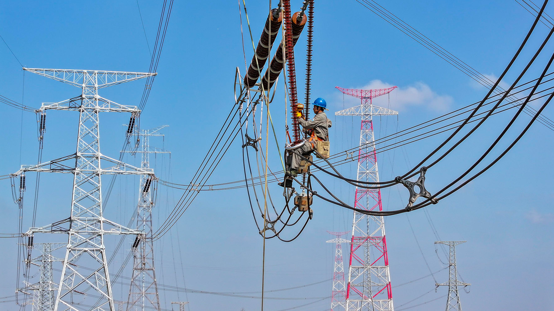 Equipment makers, high-tech lift power