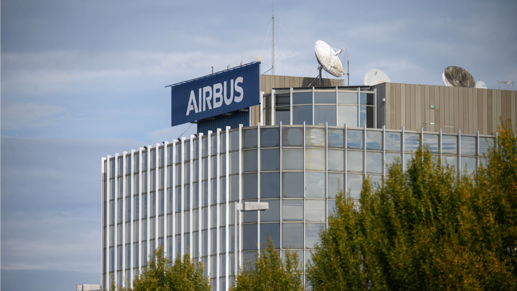Airbus Cuts 2 000 Defence And Space Jobs Taming Earlier Plans
