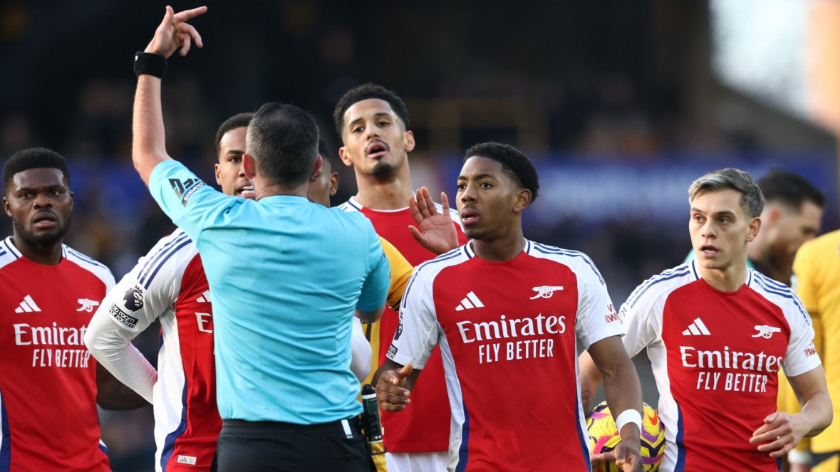 Arsenal fined for player reaction following Lewis-Skelly red card