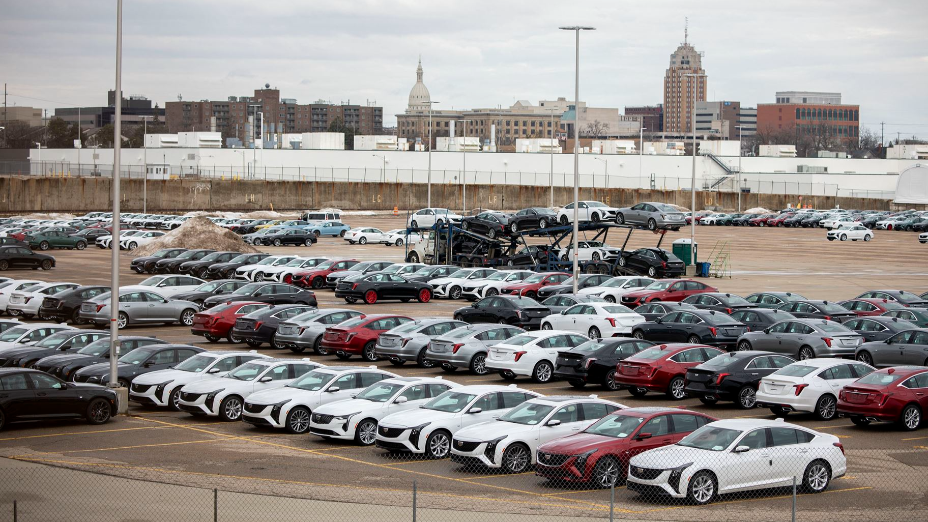 Trump exempts three automakers from Canada, Mexico tariffs for one month