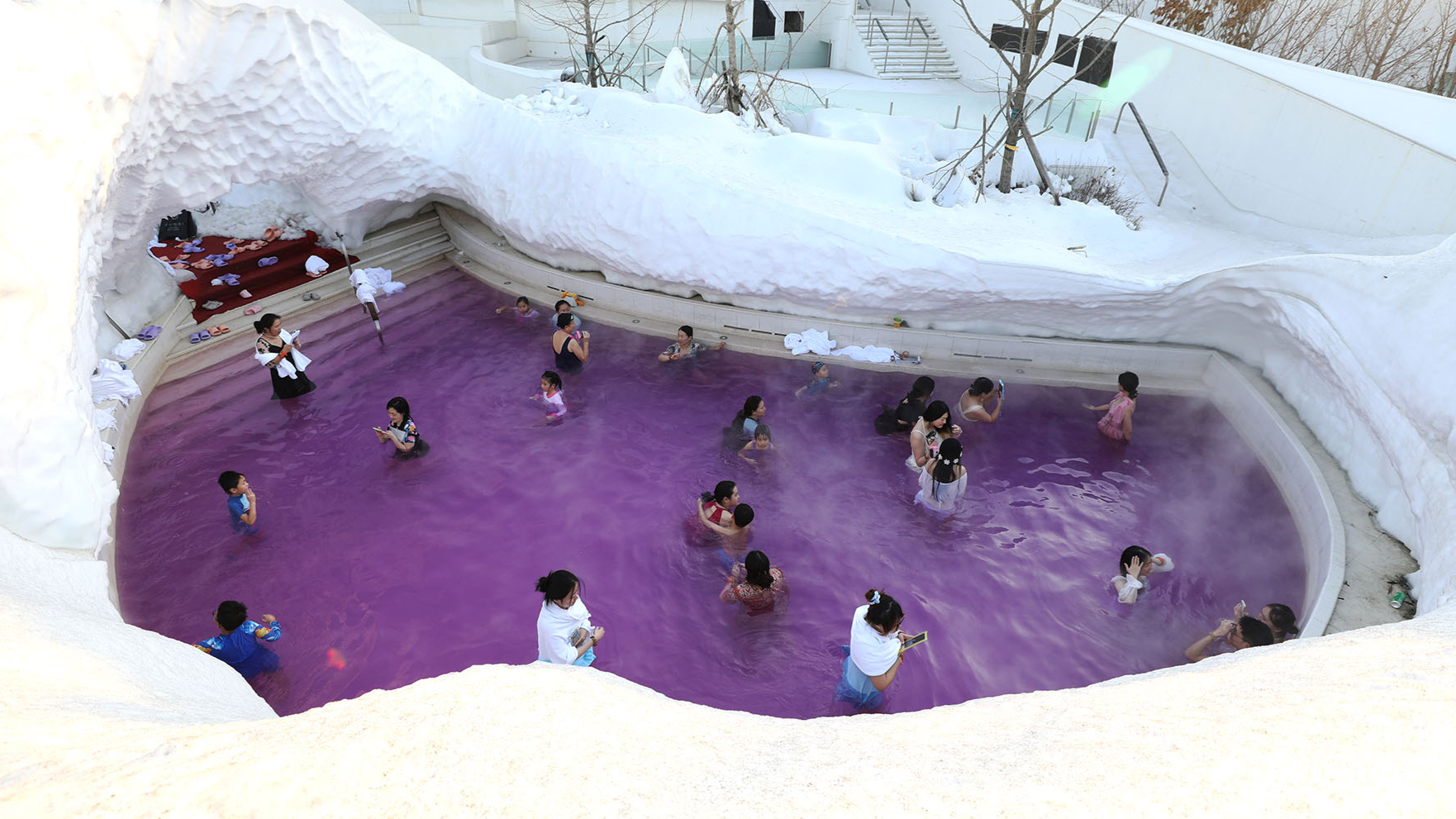 Hot springs gain steam in icy northeastern China