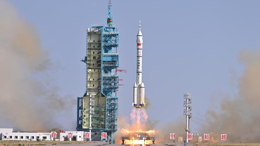China launches three new crew members to space station