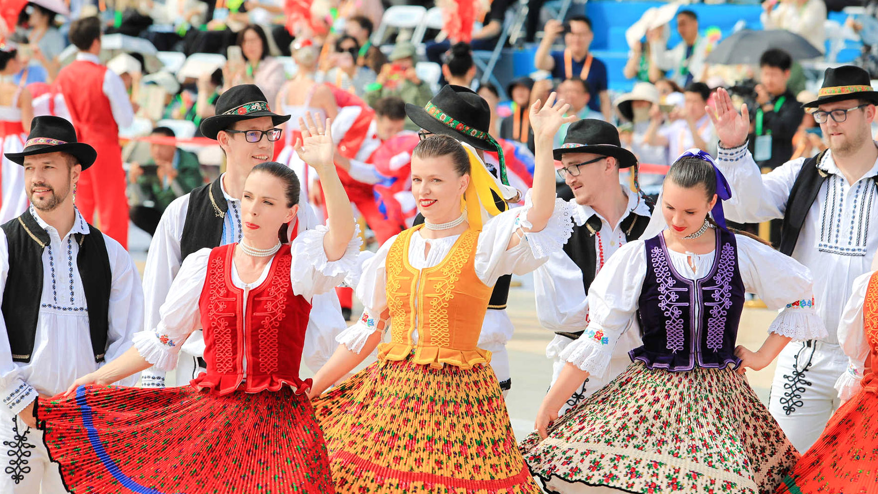 China Through Camera Vol. 2: Folk Series (Tu Nationality / Girls