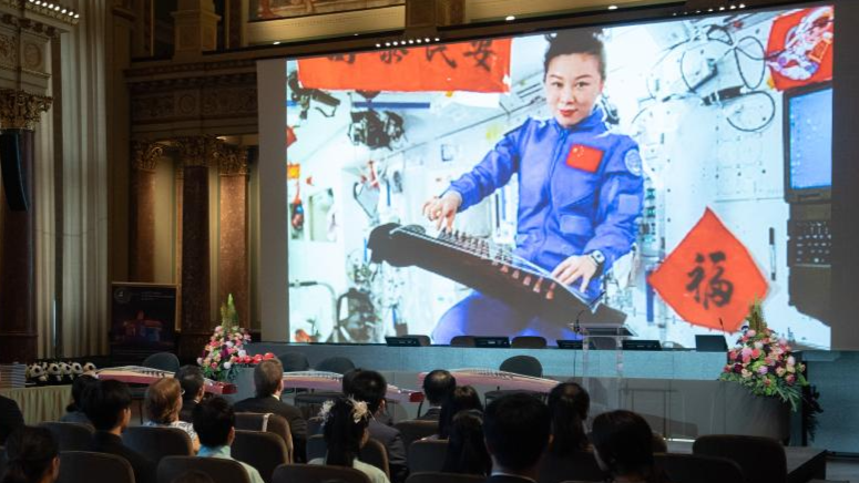 ハンガリーの学生は、「ティアンゴン教室」イベントで中国の宇宙飛行士とつながる