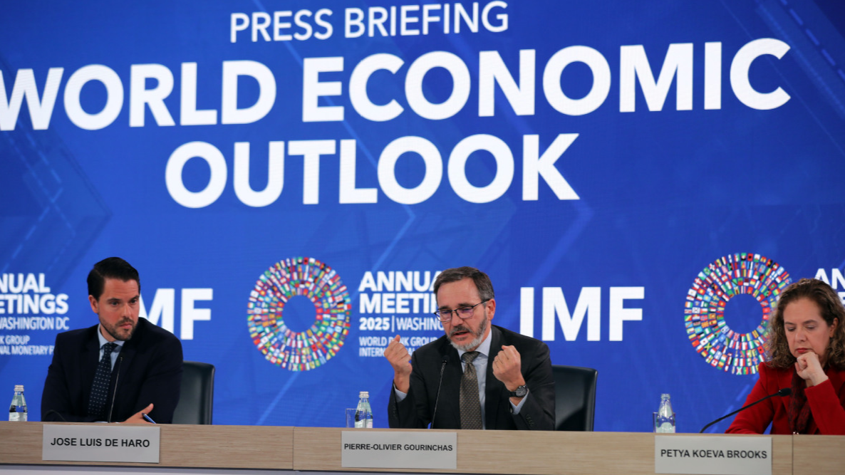 China economy to keep growing, IMF forecasts