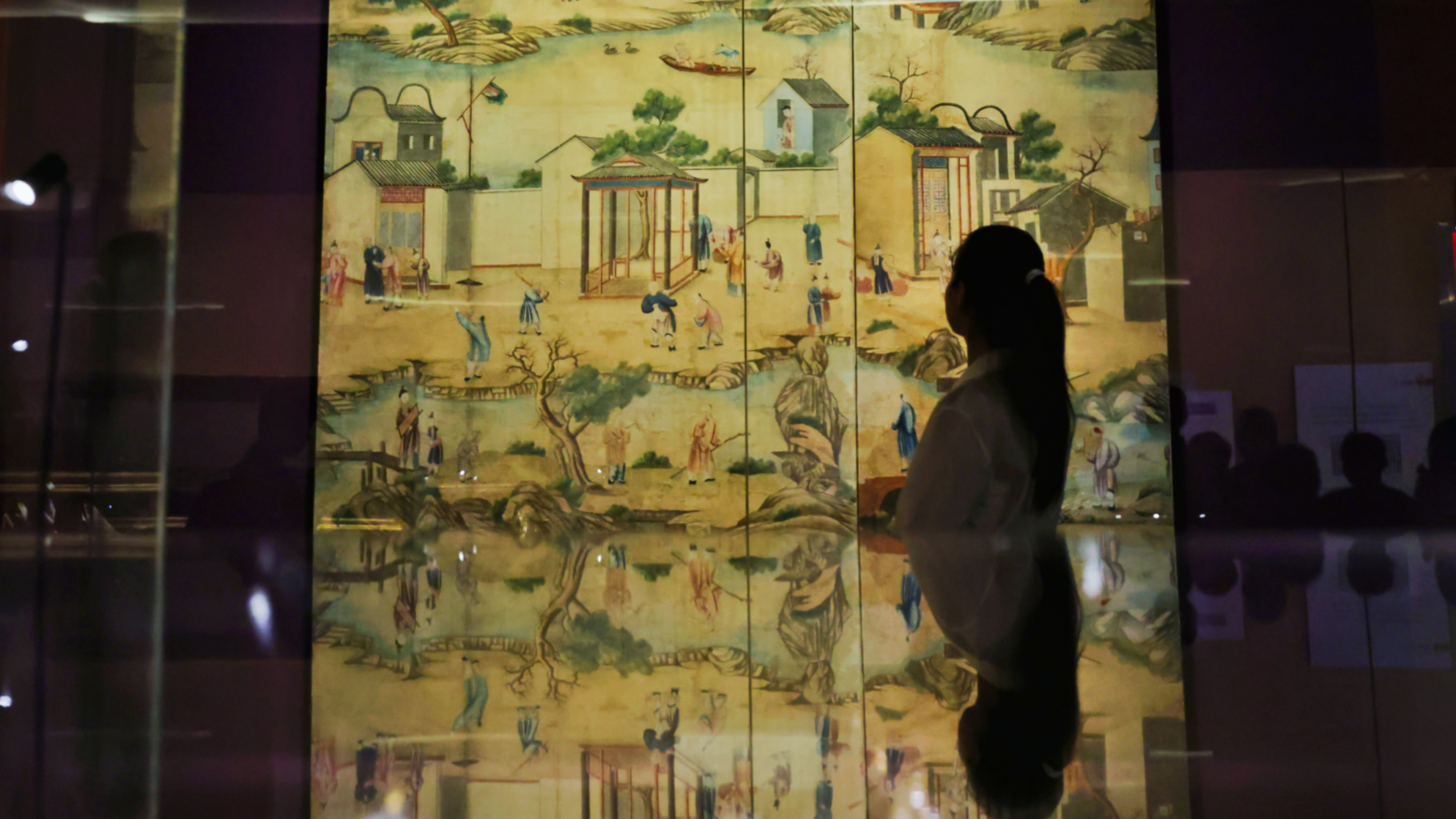 Guangzhou exhibition of 200 artifacts traces a millennium of