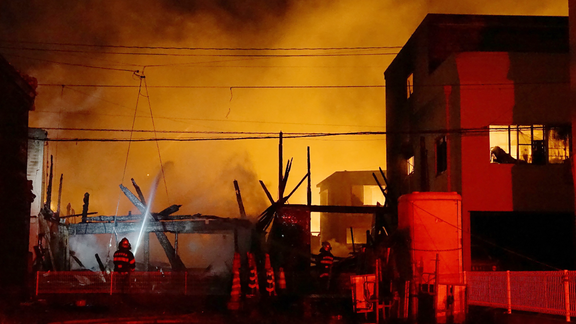 Japan's biggest fire in nearly 50 years ravages 170 buildings