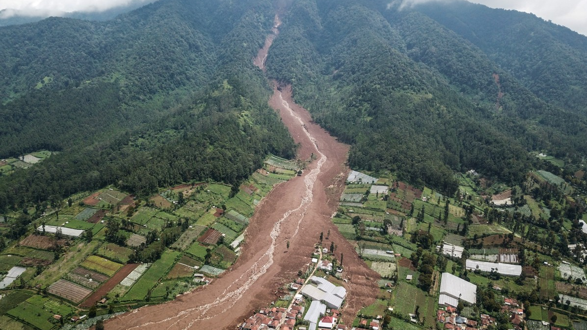 Death toll rises to 16 following landslide in Indonesia's West Java
